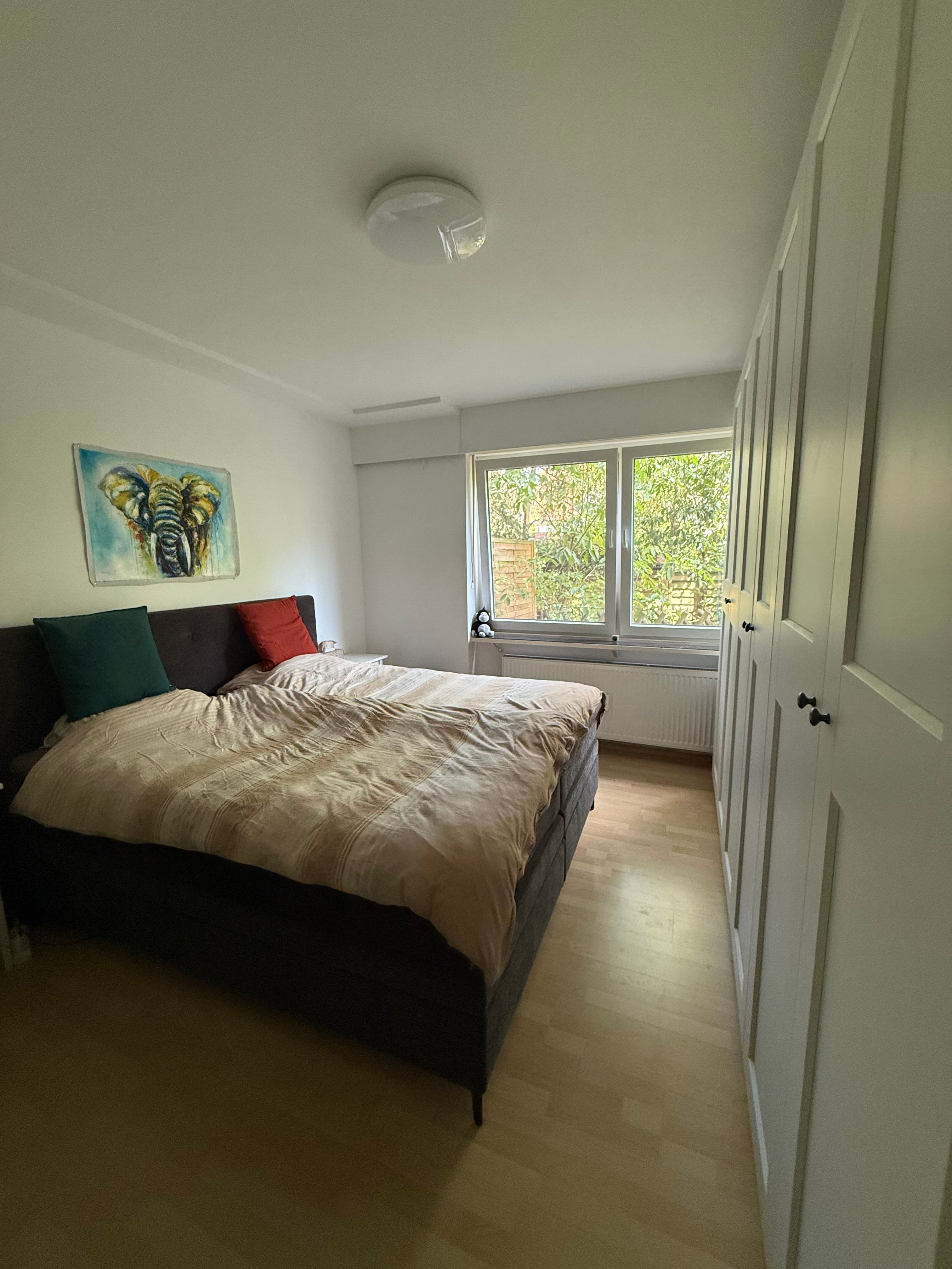 Light-Filled Ground Floor Apartment With Private Garden & Home Office - 4