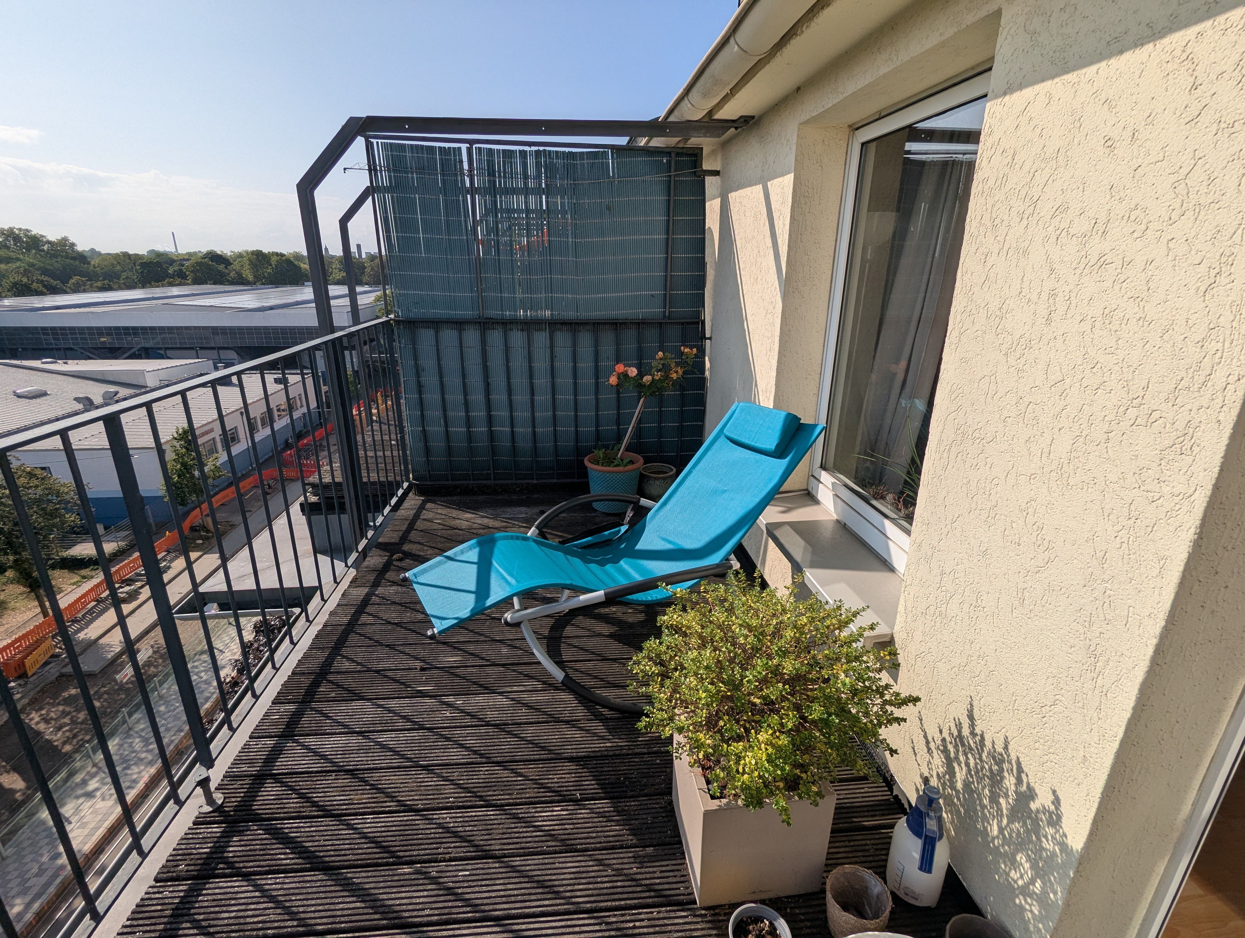 Beautiful Apartment With Two Balconies And Fantastic View In Düsseldorf - 13
