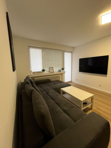 Renovated furnished 1-bedroom apartment with balcony and air conditioning in Düsseldorf-Bilk