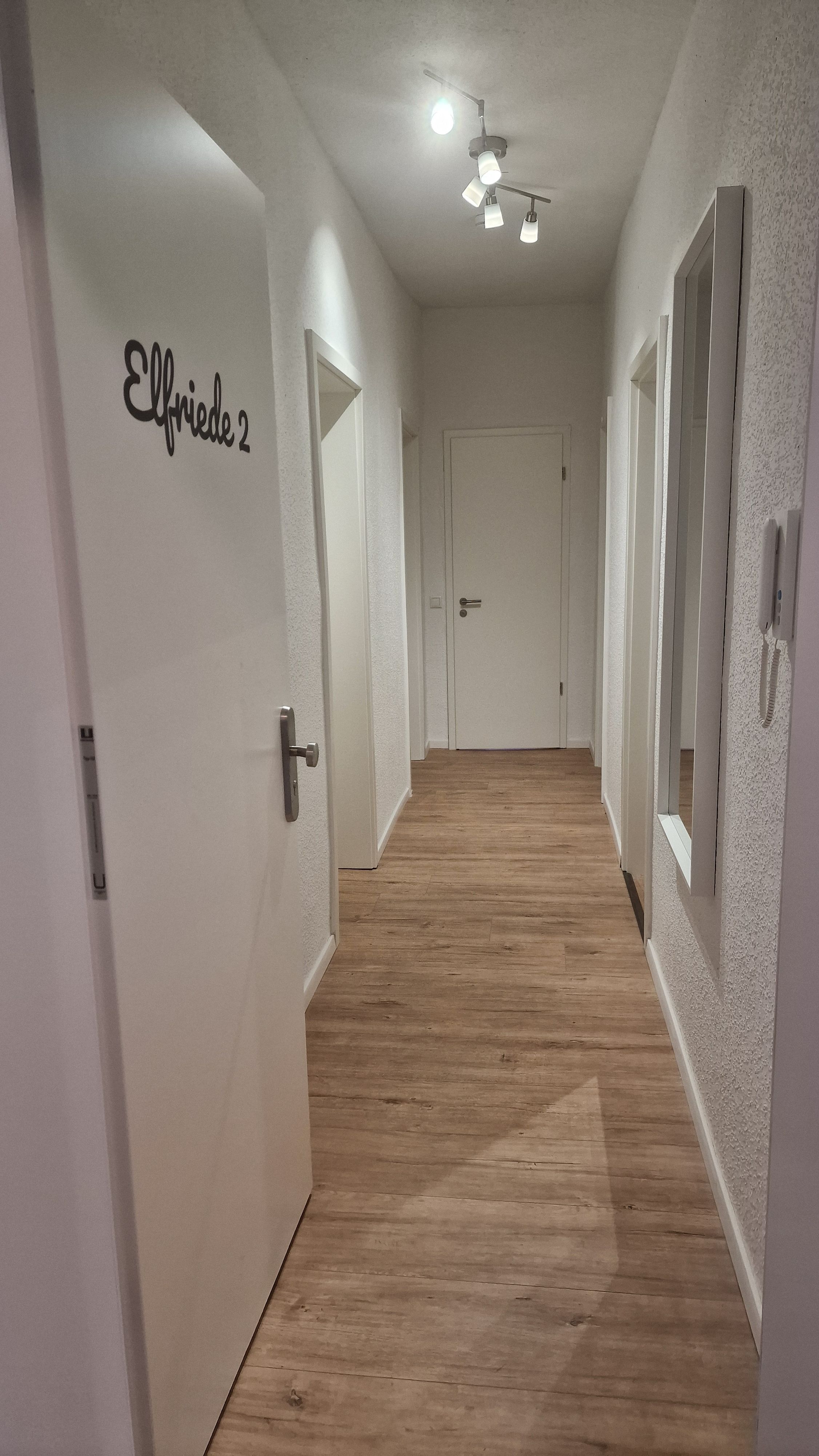 Elfriede2: Fantastic Renovated Quiet Apartment In GE For Rent - 13
