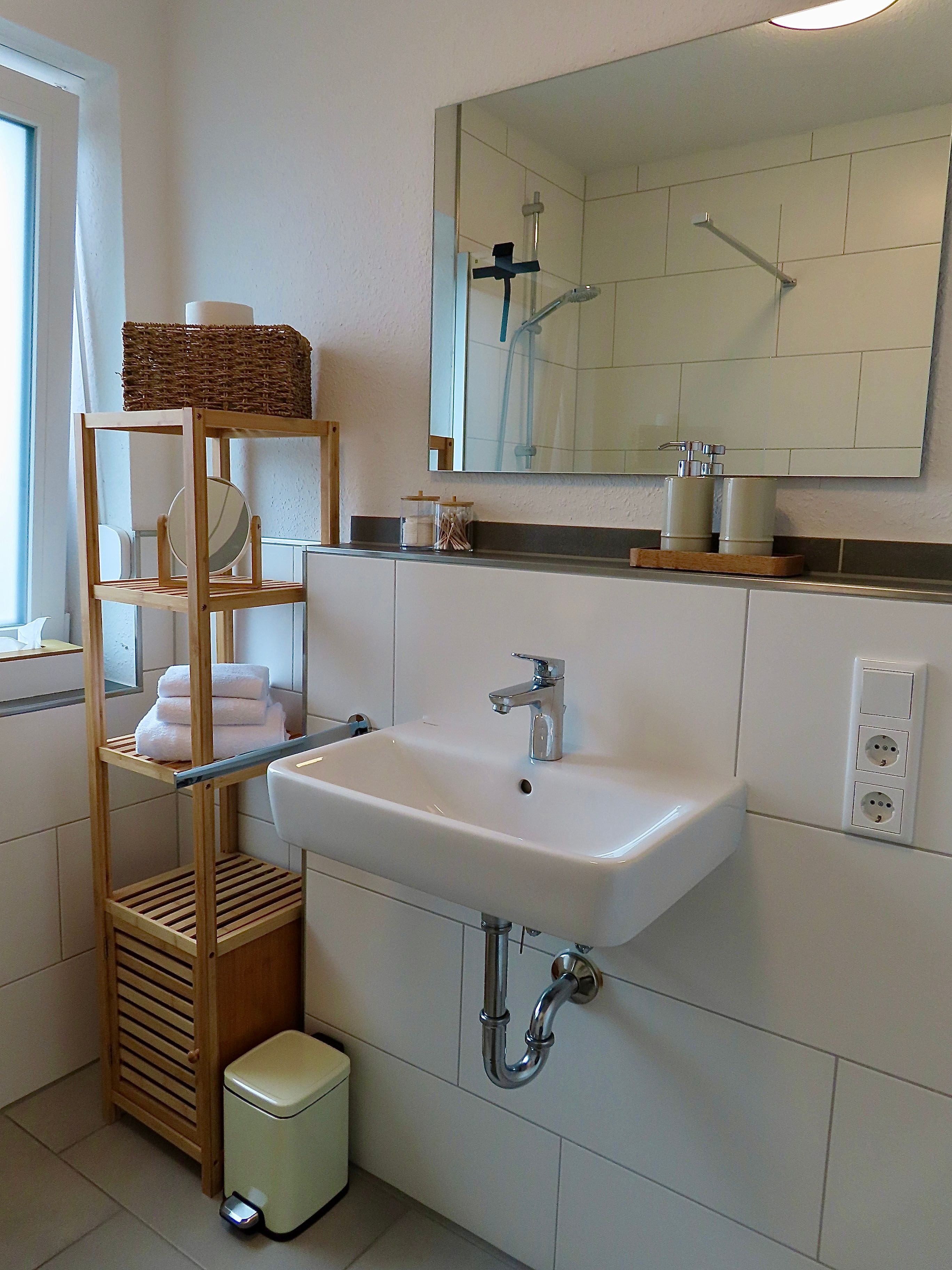Modern Business Apartment In Oldenburg-Kreyenbrück - Comfortable Temporary Living - 12