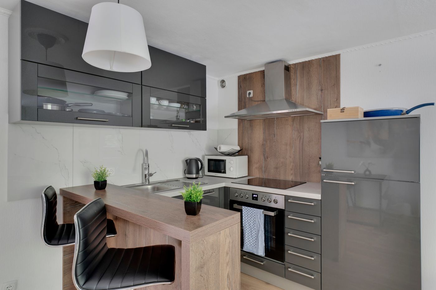 EC Apartments: Royal Suite | Kitchen | 4 Guests - 5