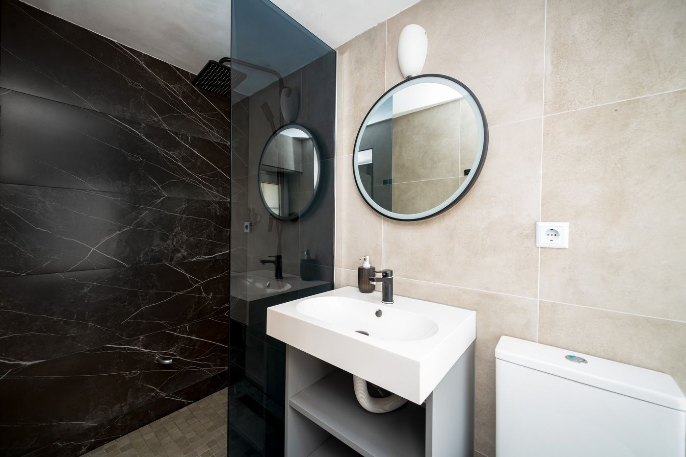 EC Apartments: Royal Suite | Kitchen | 4 Guests - 13