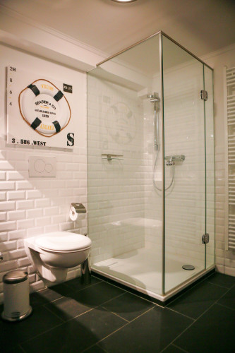 Temporary Furnished Design Apartment – Private Entrance, Sun Terrace, Close to the Lake