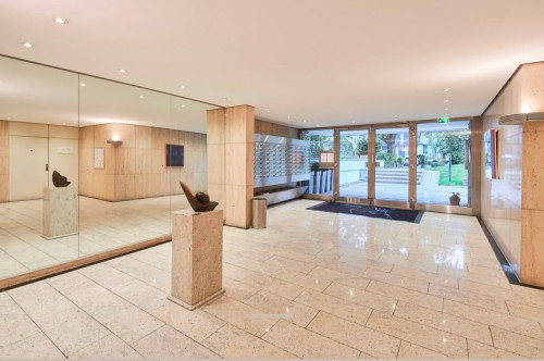 ewly Renovated 1-Bedroom Apartment in Golzheim — Modern & Move-In Ready - Gallery - 9