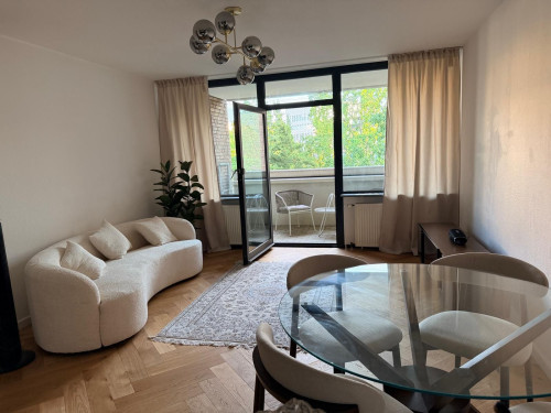 ewly Renovated 1-Bedroom Apartment in Golzheim — Modern & Move-In Ready - Gallery - 7