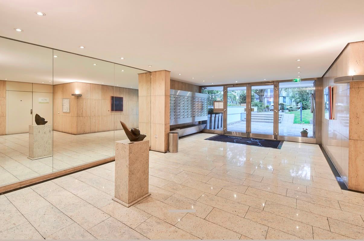 Ewly Renovated 1-Bedroom Apartment In Golzheim — Modern & Move-In Ready - 4