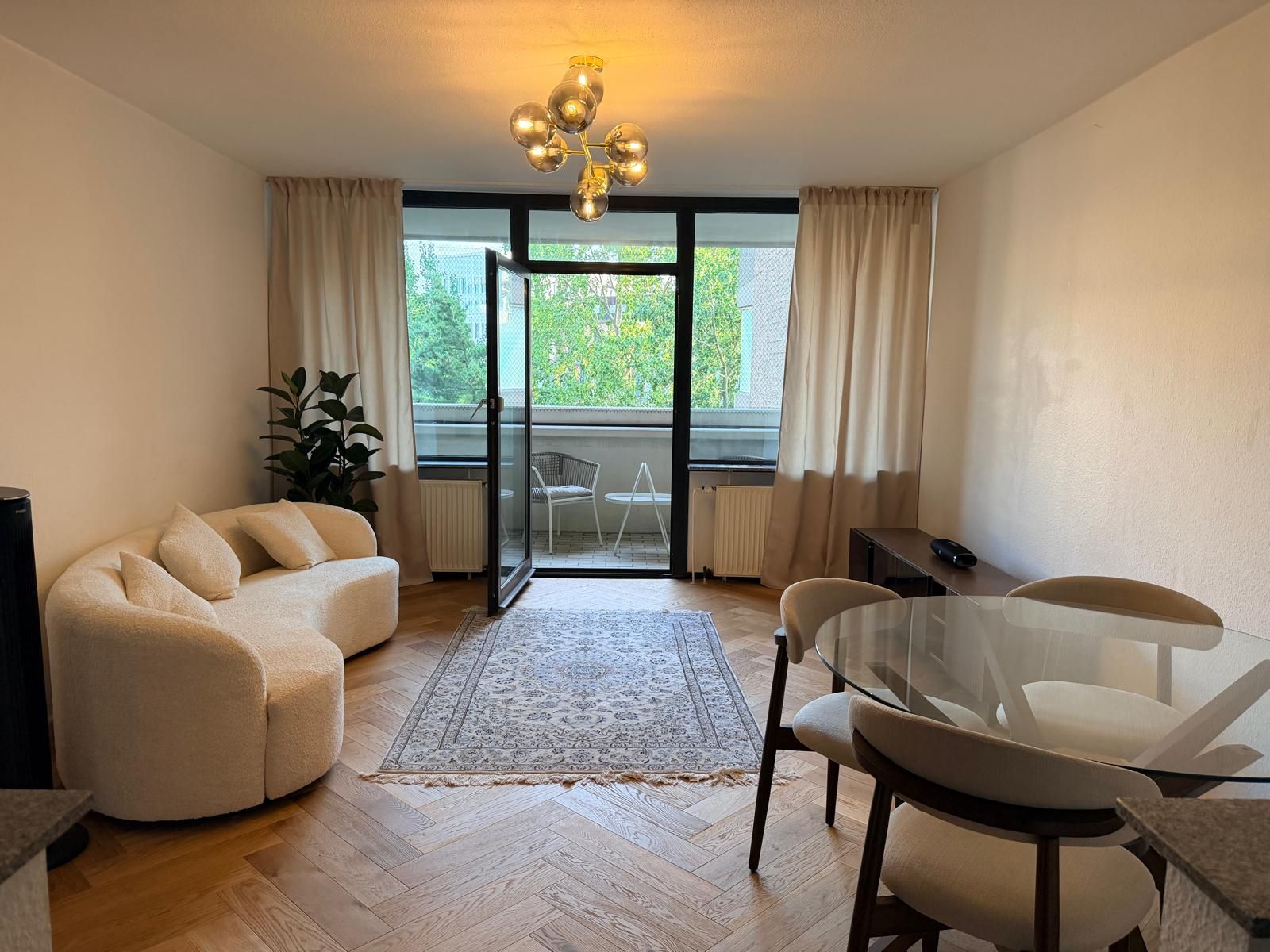 Ewly Renovated 1-Bedroom Apartment In Golzheim — Modern & Move-In Ready - 11