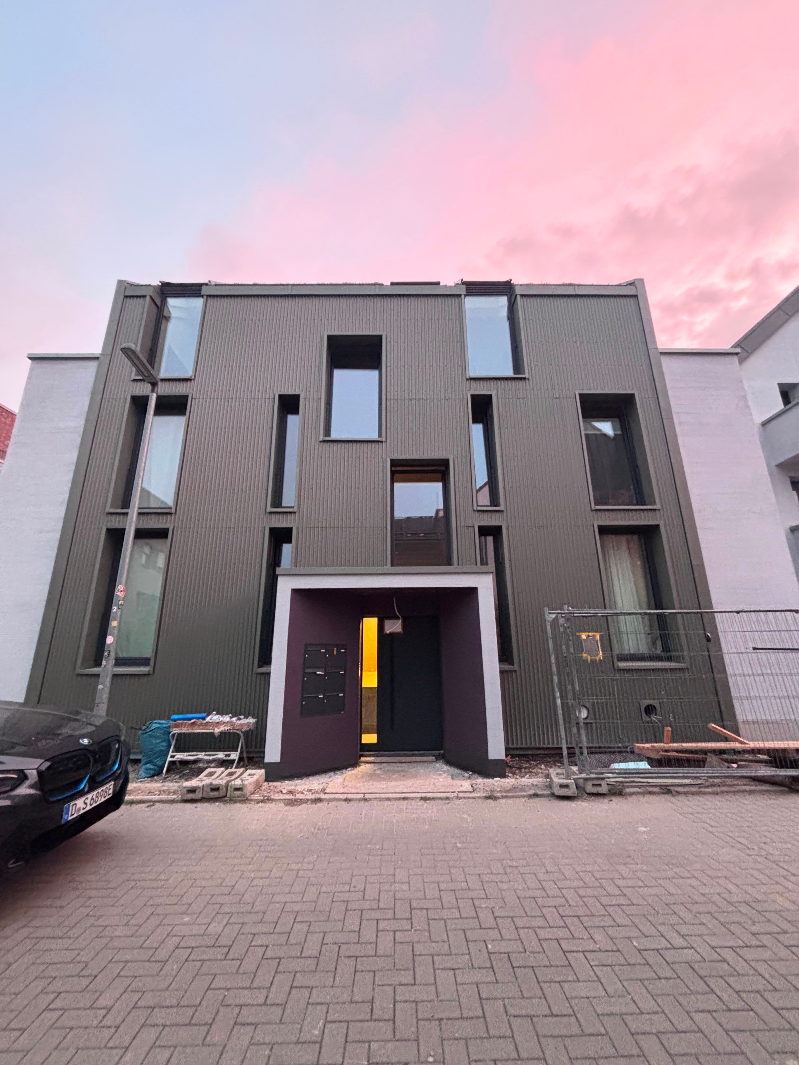Beautiful, Modern House In Düsseldorf - 3