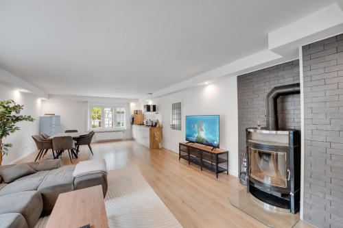 Apartment with 2 bedrooms | near Schloss Burg | Good connection to A1 & A3 | Fireplace
