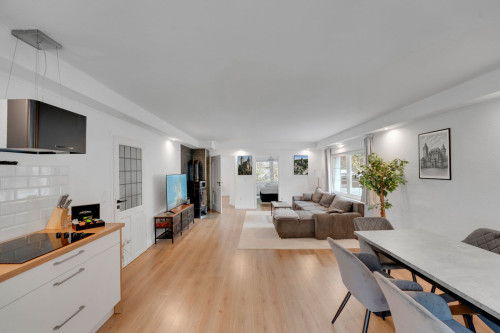 Apartment with 2 bedrooms | near Schloss Burg | Good connection to A1 & A3 | Fireplace