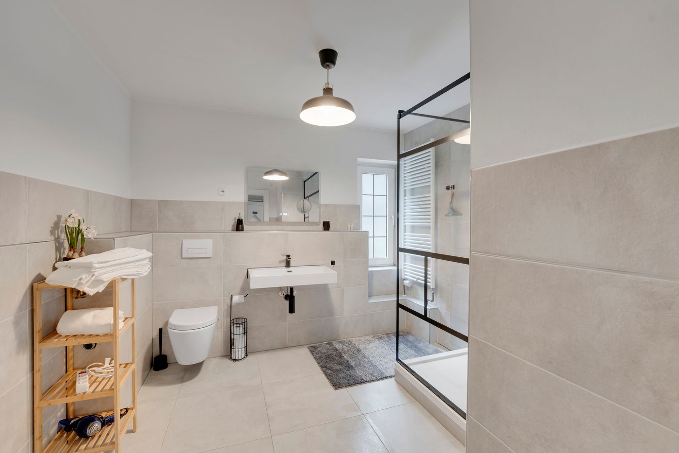 Apartment With 2 Bedrooms | Near Schloss Burg | Good Connection To A1 & A3 | Fireplace - 9