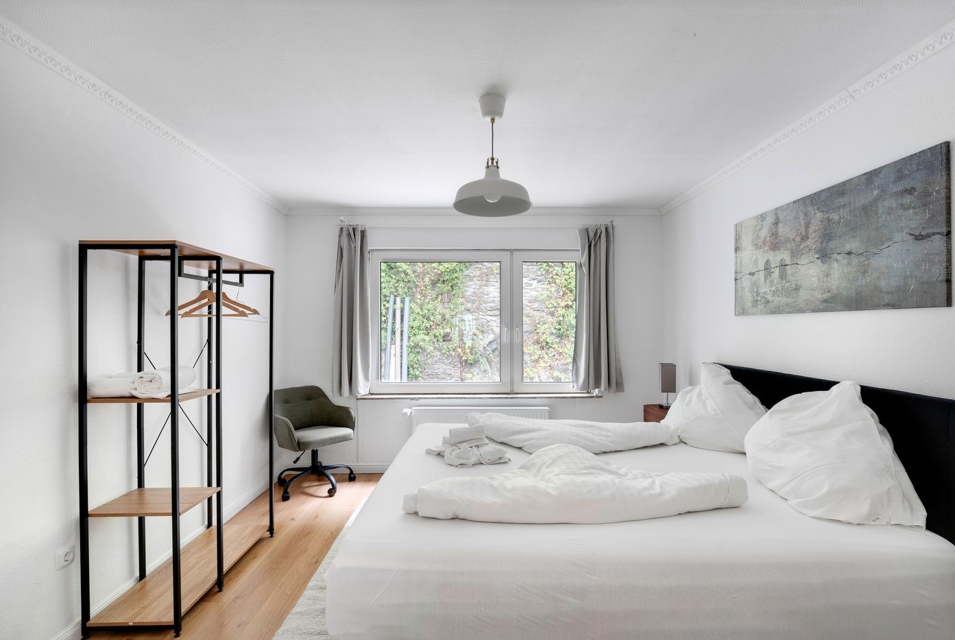 Apartment With 2 Bedrooms | Near Schloss Burg | Good Connection To A1 & A3 | Fireplace - 7