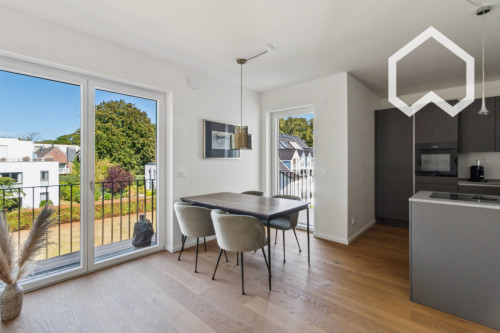 Luxury two-room apartment, Baltic Sea view, garage parking space, and fiber optic