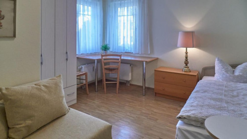 Bright 3-Room Apartment with Large Balcony in an Upscale Residential Area in Striesen