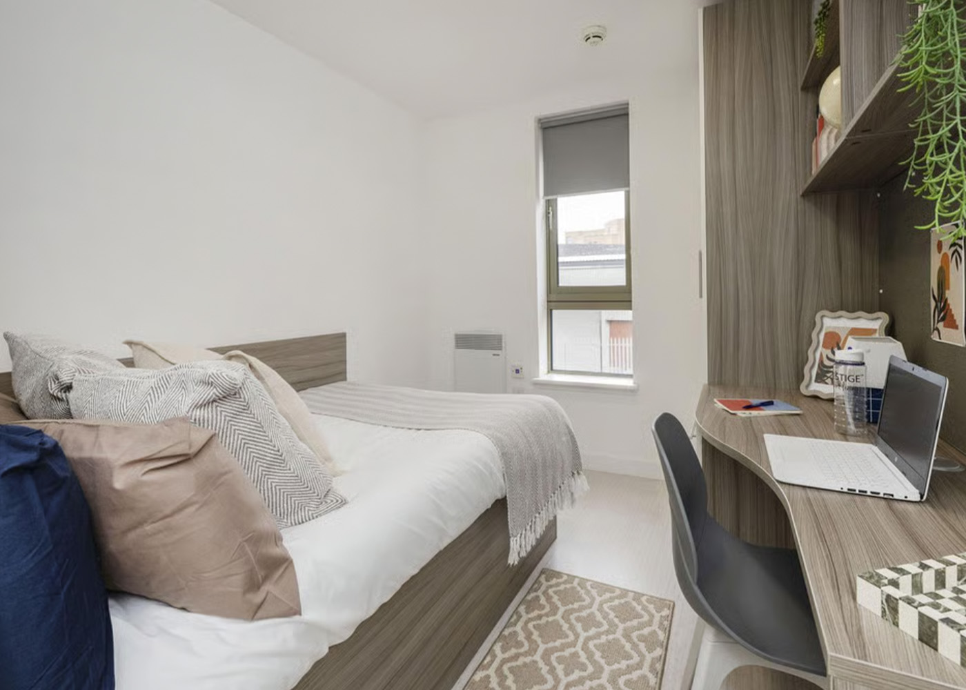 Silver Ensuite - 1