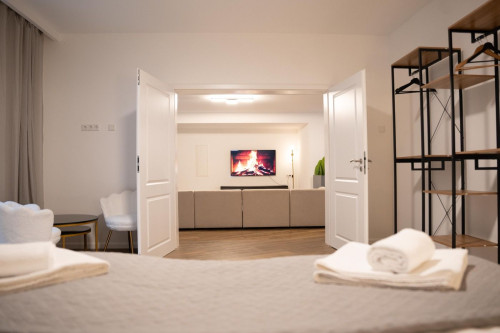 EC: Apartments: Palais Royal | 2 Bedrooms | Spacious 149 sqm | Terrace | For 6 Guests