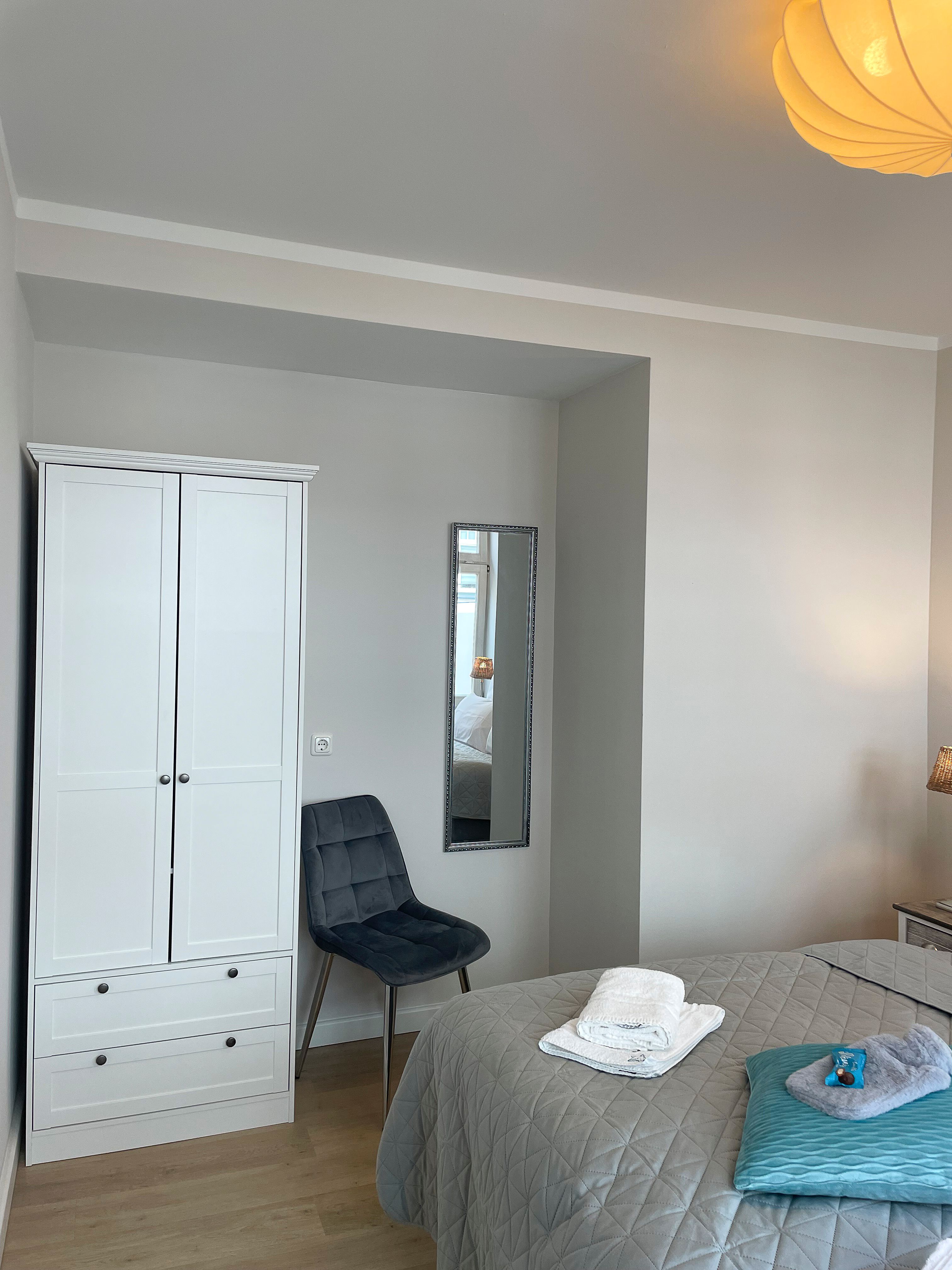 No. II: Central Apartment With Netflix & Disney - 3