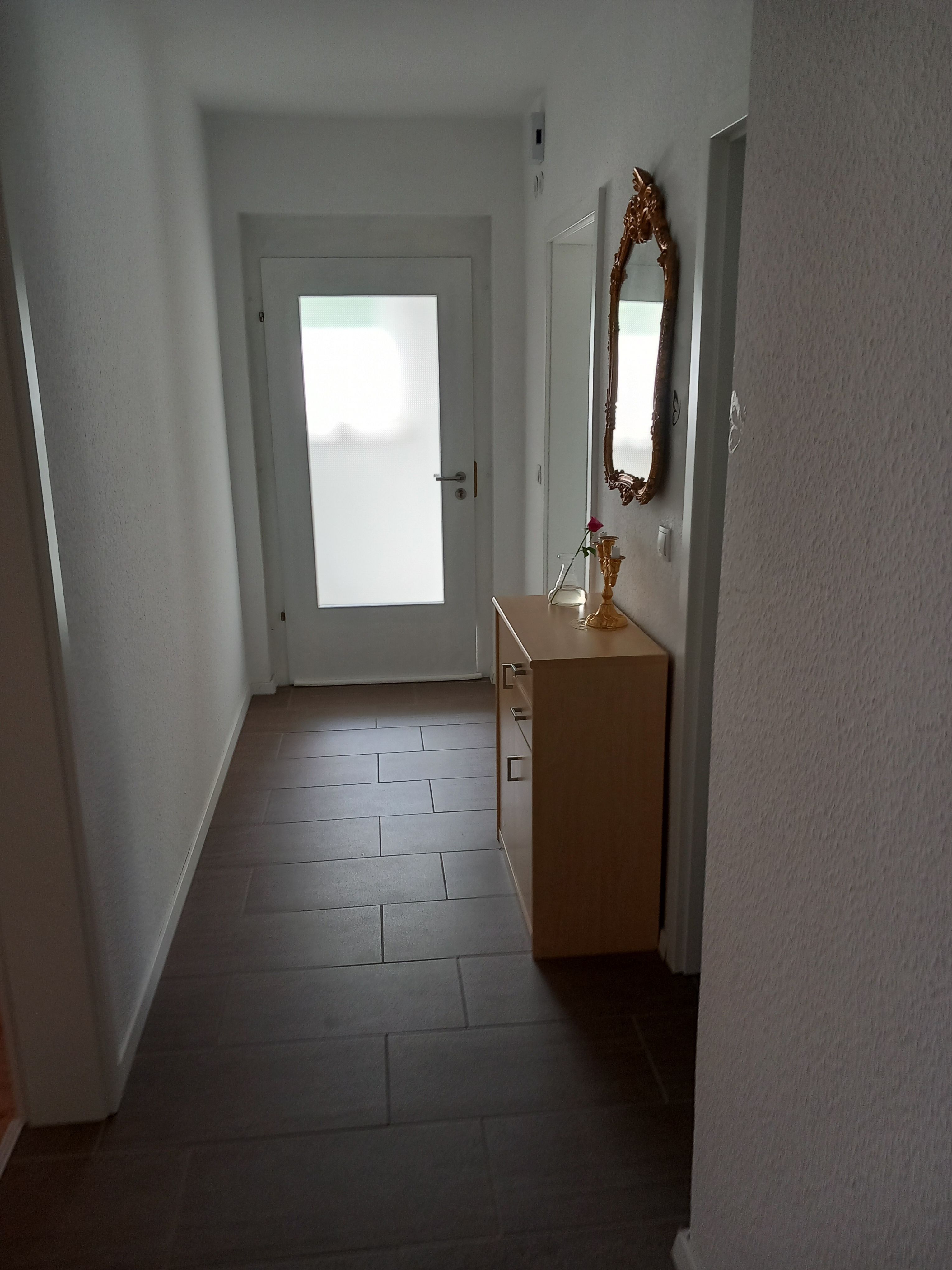 Bright And Quiet Home - 7