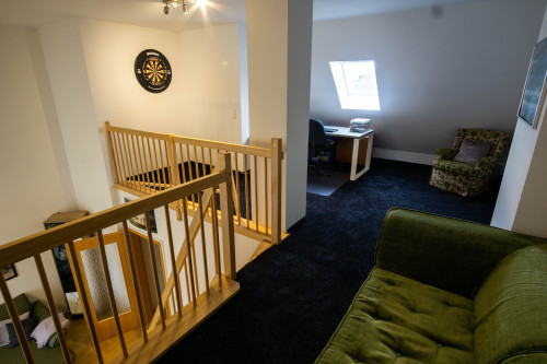Furnished 2.5-room gallery apartment, top floor, balcony, underground parking, in Karlsfeld