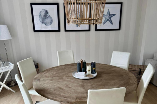No. III: Maisonette with Balcony, Netflix/Disney - Gallery - 23
