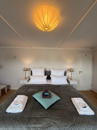 No. III: Maisonette with Balcony, Netflix/Disney - Gallery - 11