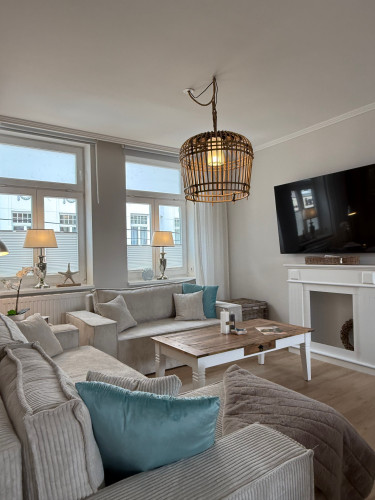 No. III: Maisonette with Balcony, Netflix/Disney