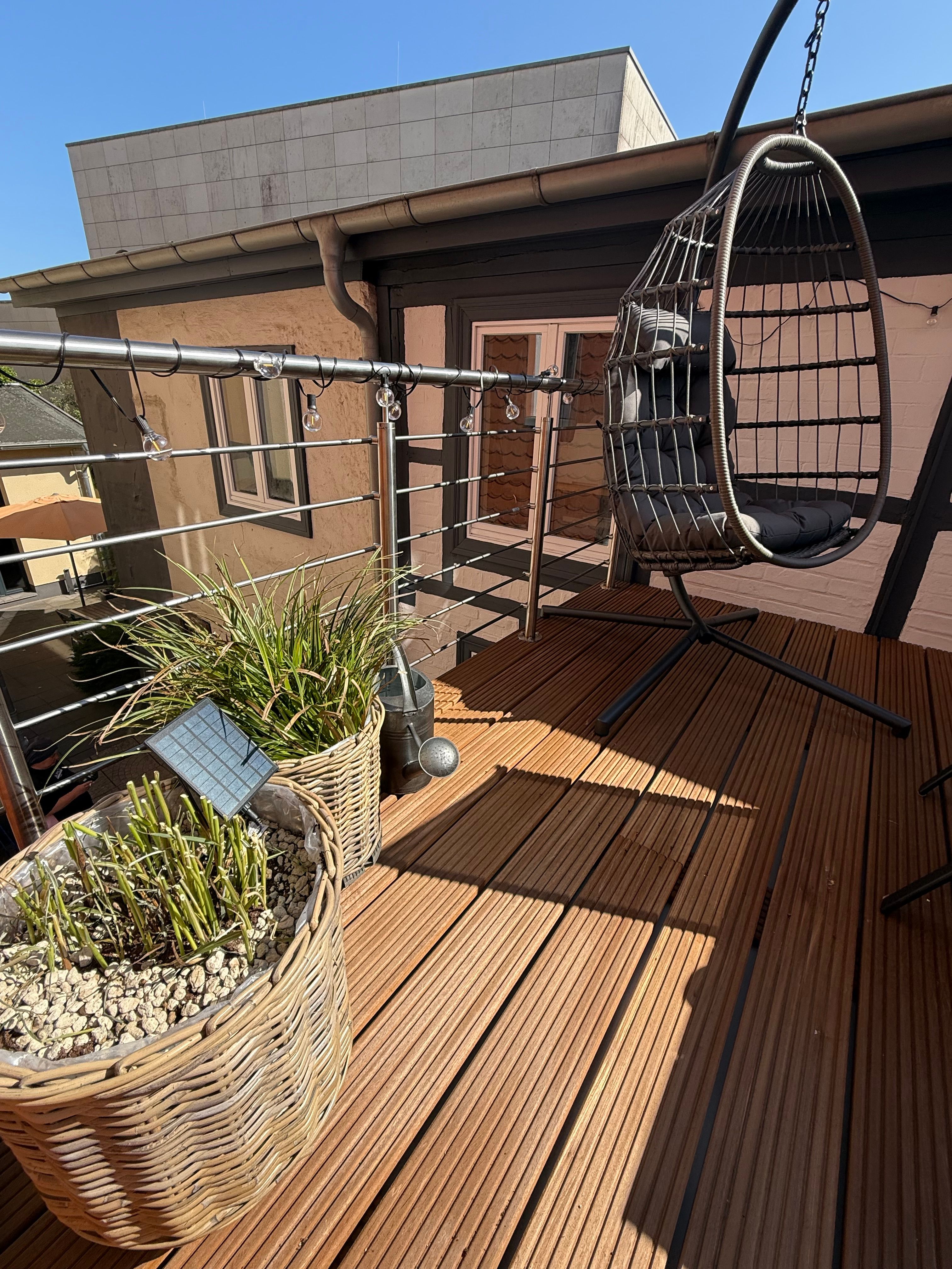 No. III: Maisonette With Balcony, Netflix/Disney - 19