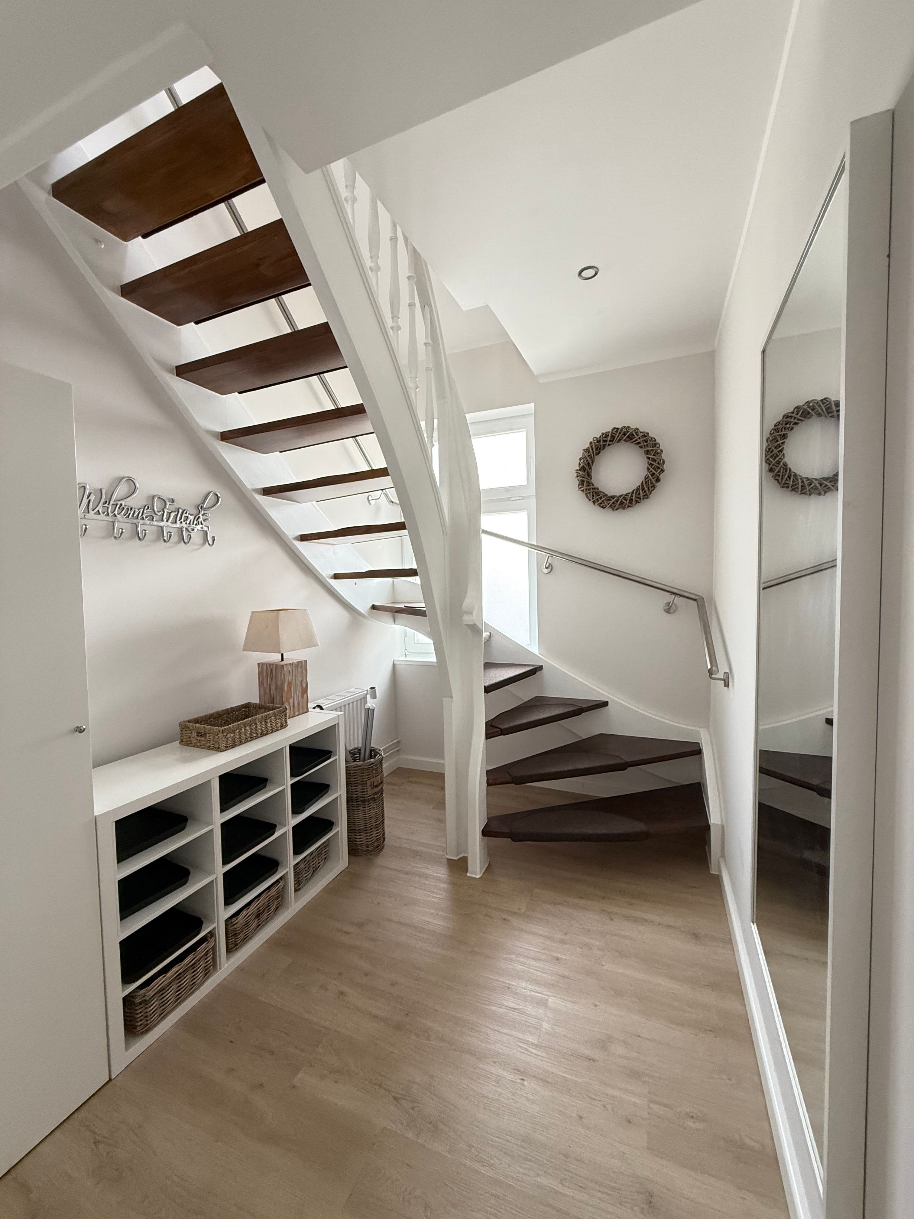 No. III: Maisonette With Balcony, Netflix/Disney - 17