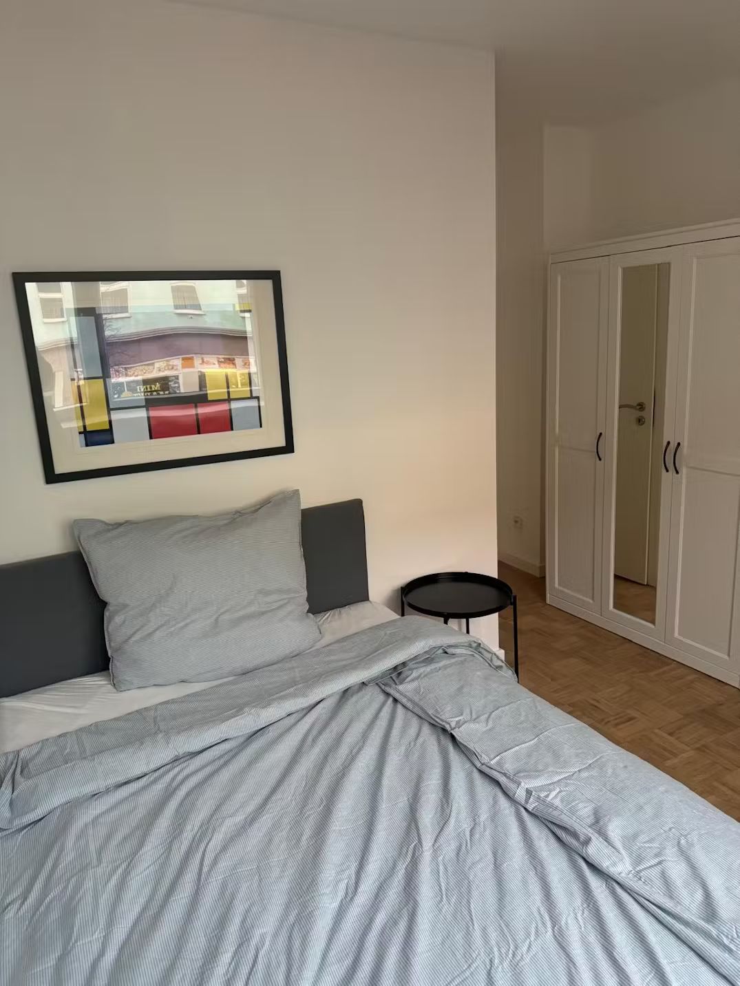 Modern & Gorgeous 3 Bedroom Apartment In Düsseldorf - 15