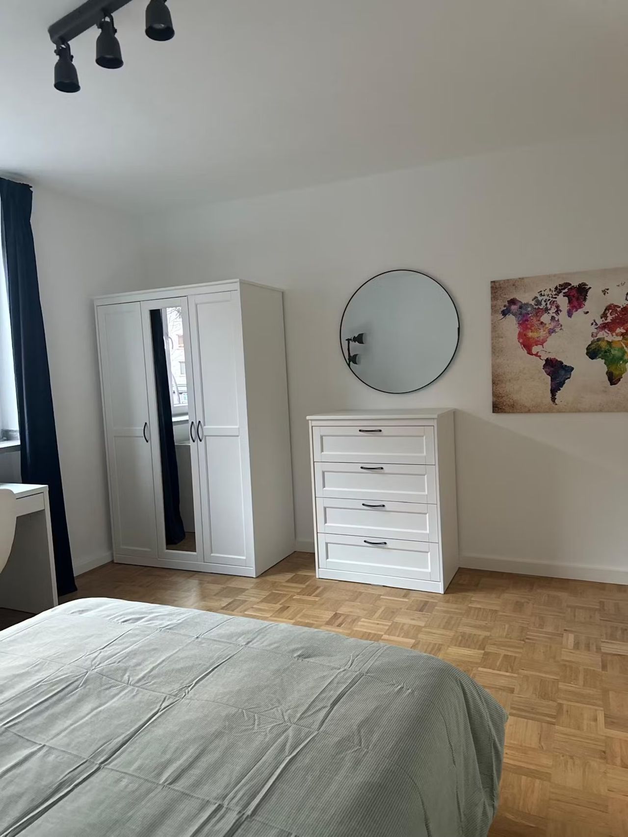 Modern & Gorgeous 3 Bedroom Apartment In Düsseldorf - 5
