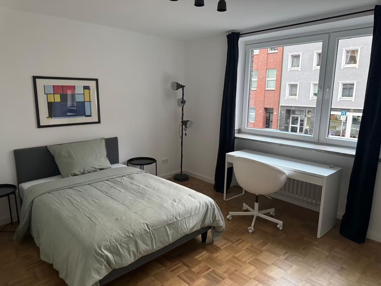 Modern & Gorgeous 3 Bedroom Apartment In Düsseldorf - 9