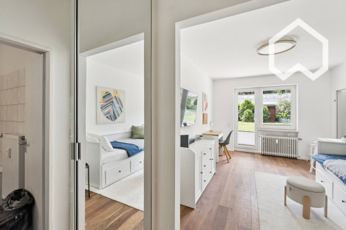 Modern & Bright Studio with Private Terrace in Düsseldorf-Flingern