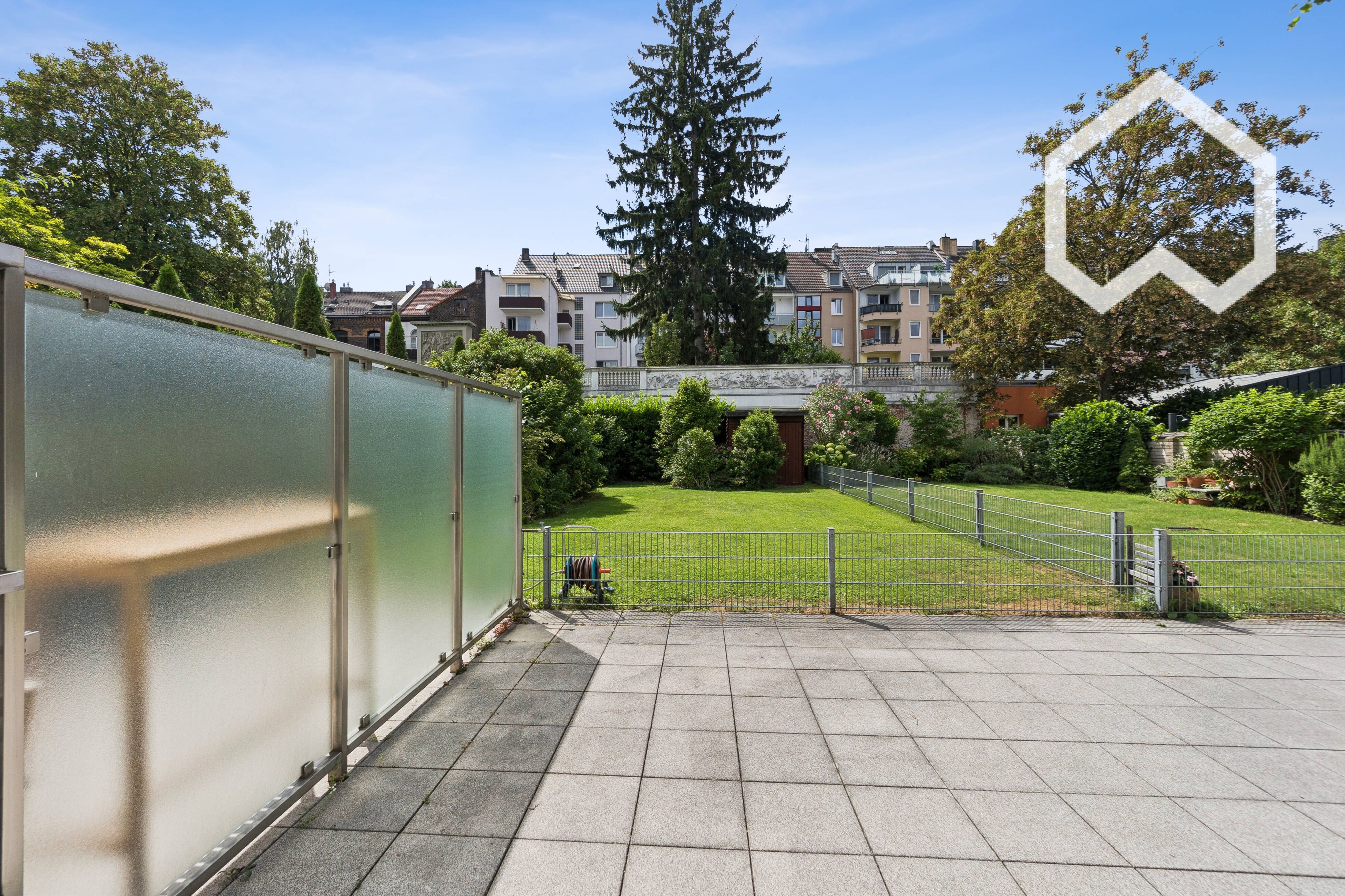Modern & Bright Studio With Private Terrace In Düsseldorf-Flingern - 2