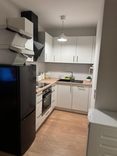 Modern furnished 1-bedroom apartment with internet and loggia, Düsseldorf-Friedrichstadt