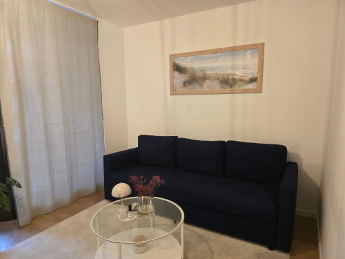 Modern furnished 1-bedroom apartment with internet and loggia, Düsseldorf-Friedrichstadt