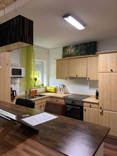 Stylish Library Apartment near Trappensee – Fully Furnished & Move-in Ready - Gallery - 8
