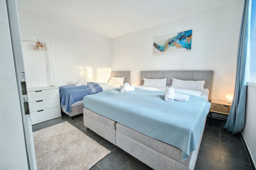 Centrally located new-build flat near Aachen / quiet location views of the countryside