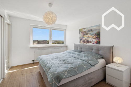 First Occupancy above the Rooftops of Saarlouis – Stylish Living with Panoramic Views Welcome to your new home in the heart of Saarlouis!