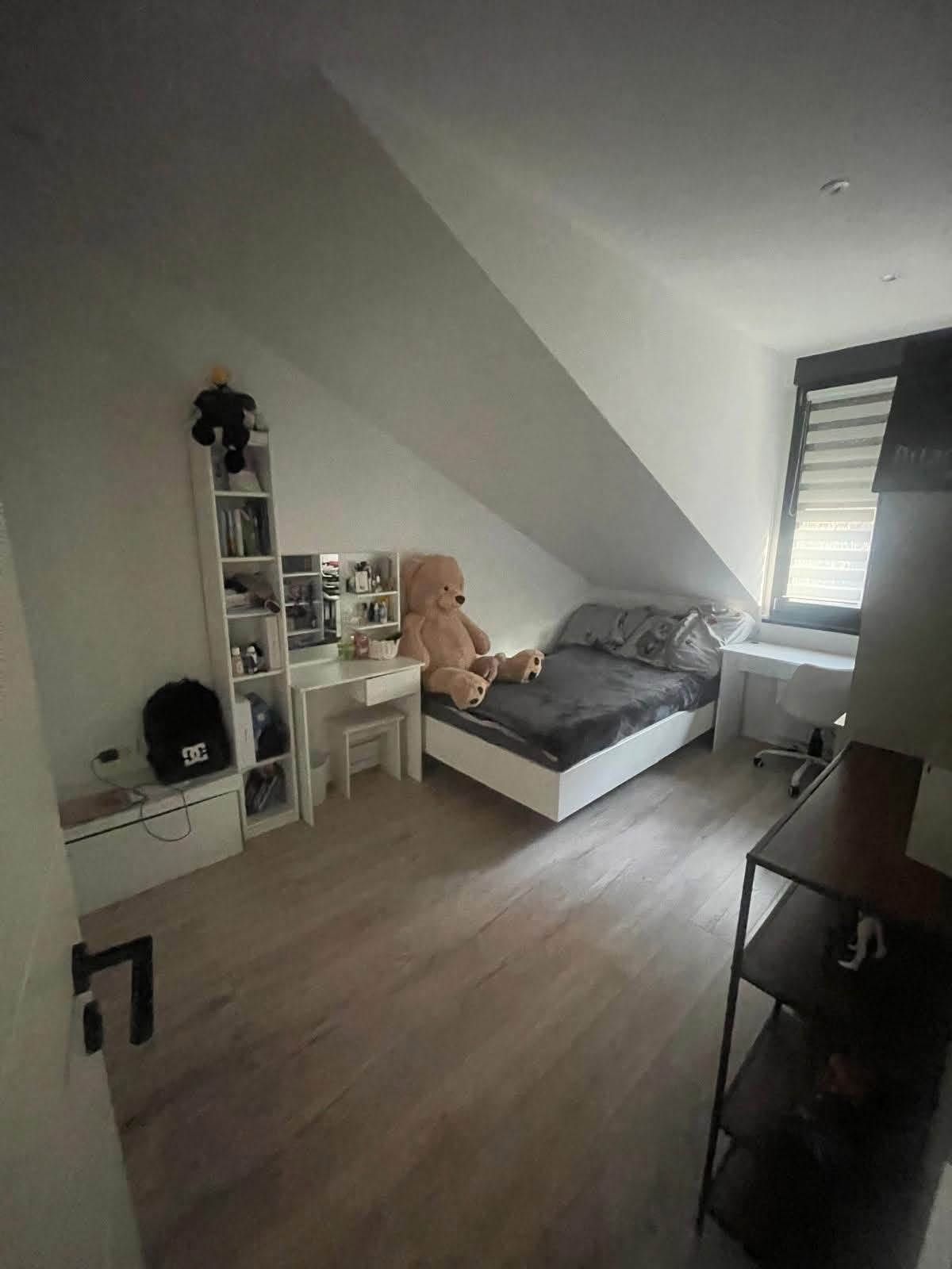 Well-Maintained And Modern Apartment - 4
