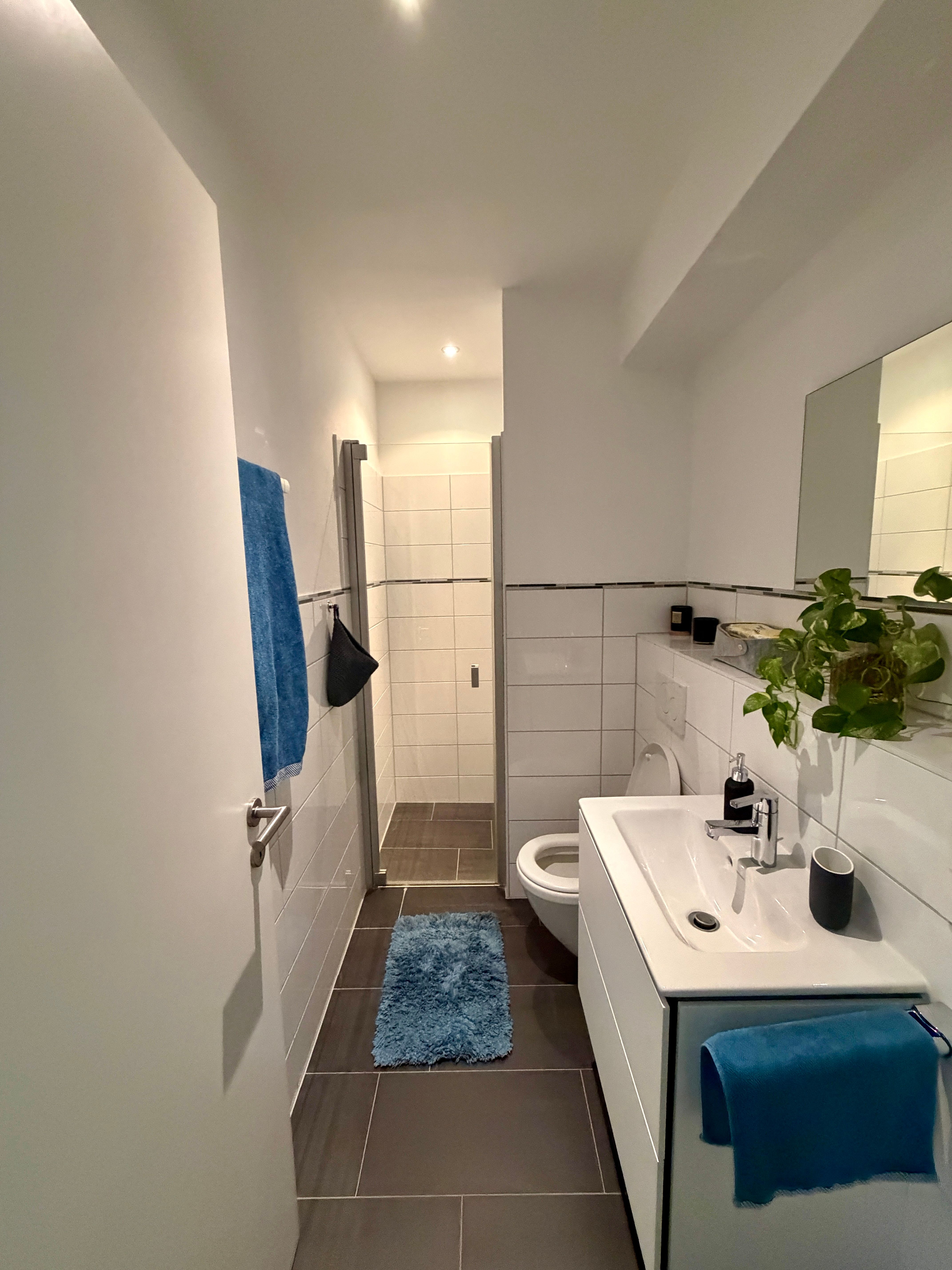 High-Quality Furnished 3-Room Apartment In Frankfurt With Home Office, Balcony & Underground Parking - 17