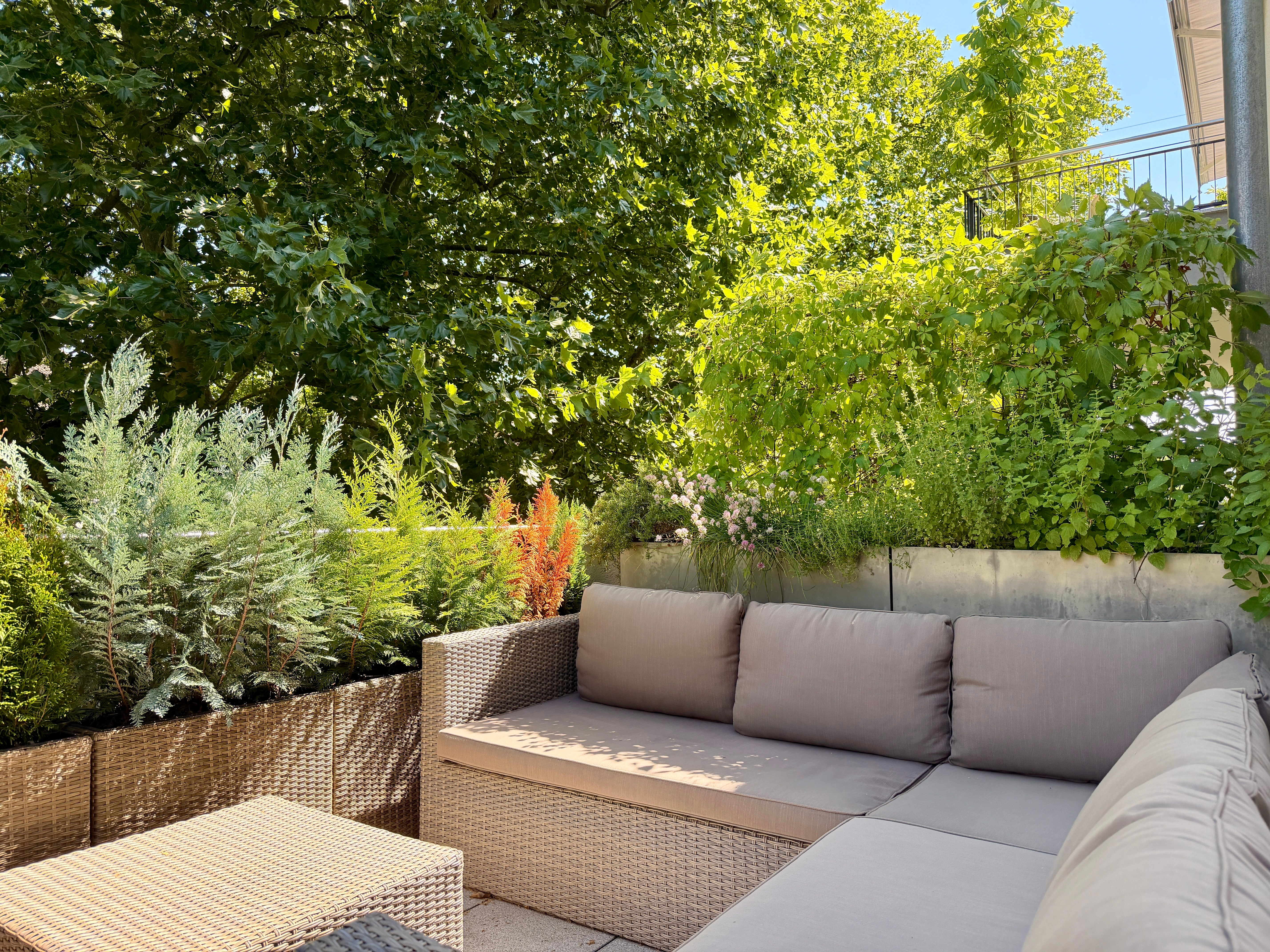 High-Quality Furnished 3-Room Apartment In Frankfurt With Home Office, Balcony & Underground Parking - 3