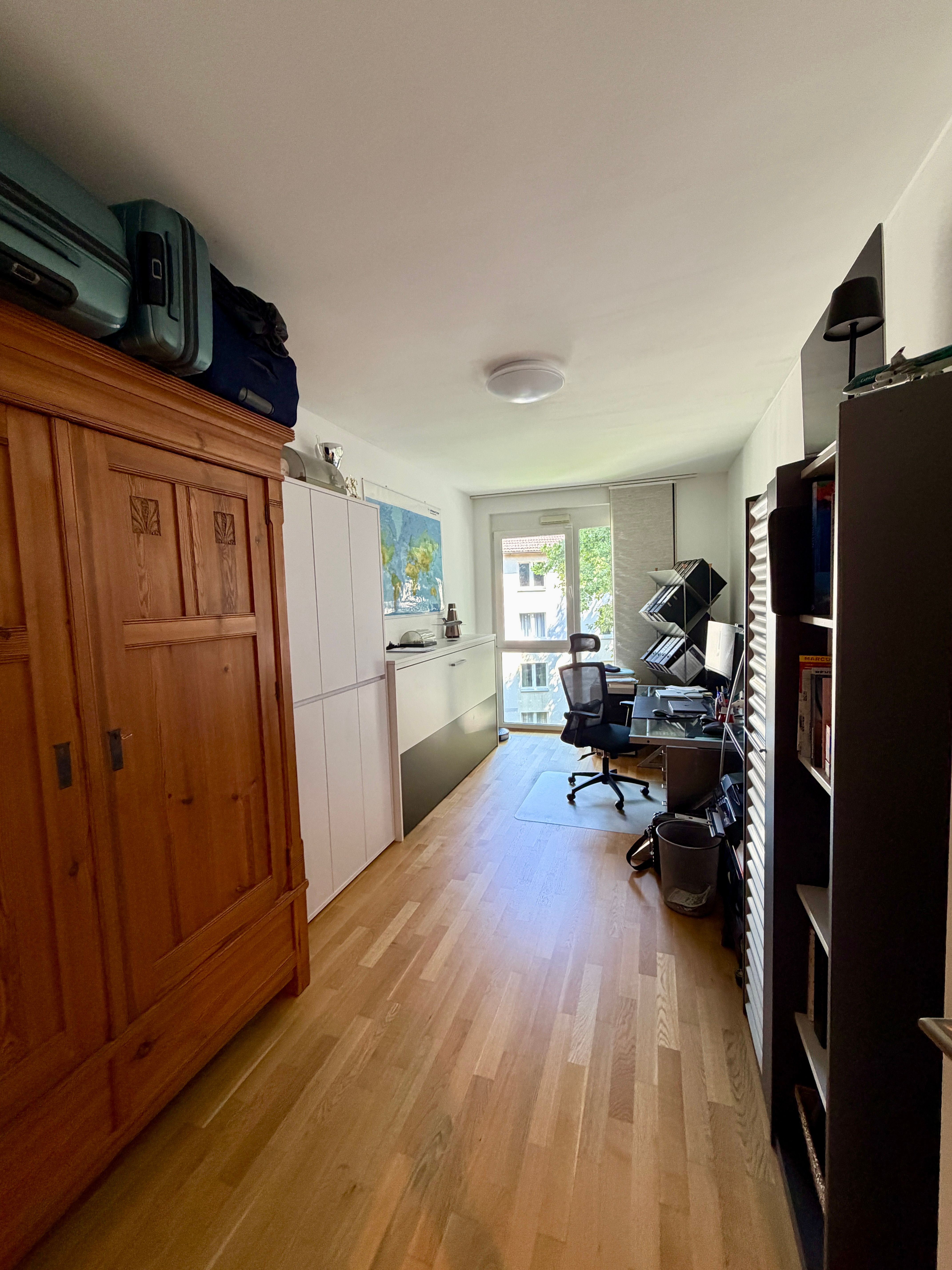 High-Quality Furnished 3-Room Apartment In Frankfurt With Home Office, Balcony & Underground Parking - 1