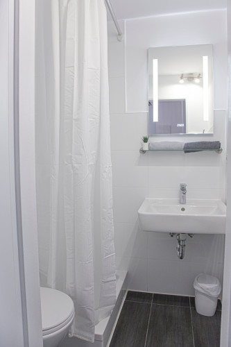 Düsseldorf freshly renovated and quiet apartment to the inner courtyard central with balcony - Gallery - 13