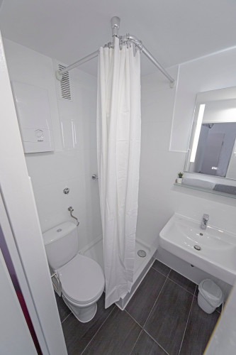 Düsseldorf freshly renovated and quiet apartment to the inner courtyard central with balcony - Gallery - 16