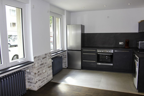 Modern ground floor apartment with many features in a good location in Pempelfort