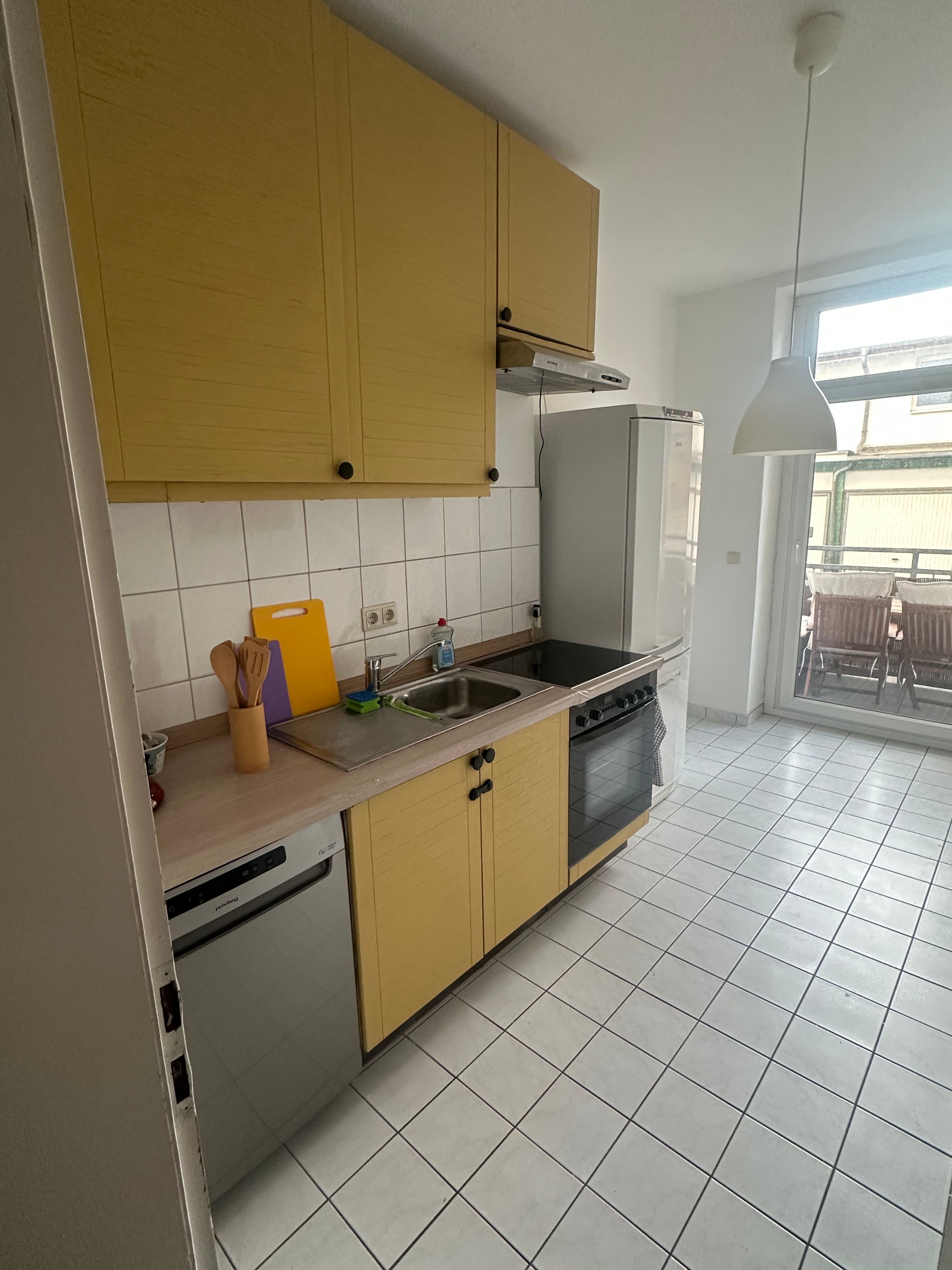 Family-Friendly 3-Room Apartment With Balcony - 2
