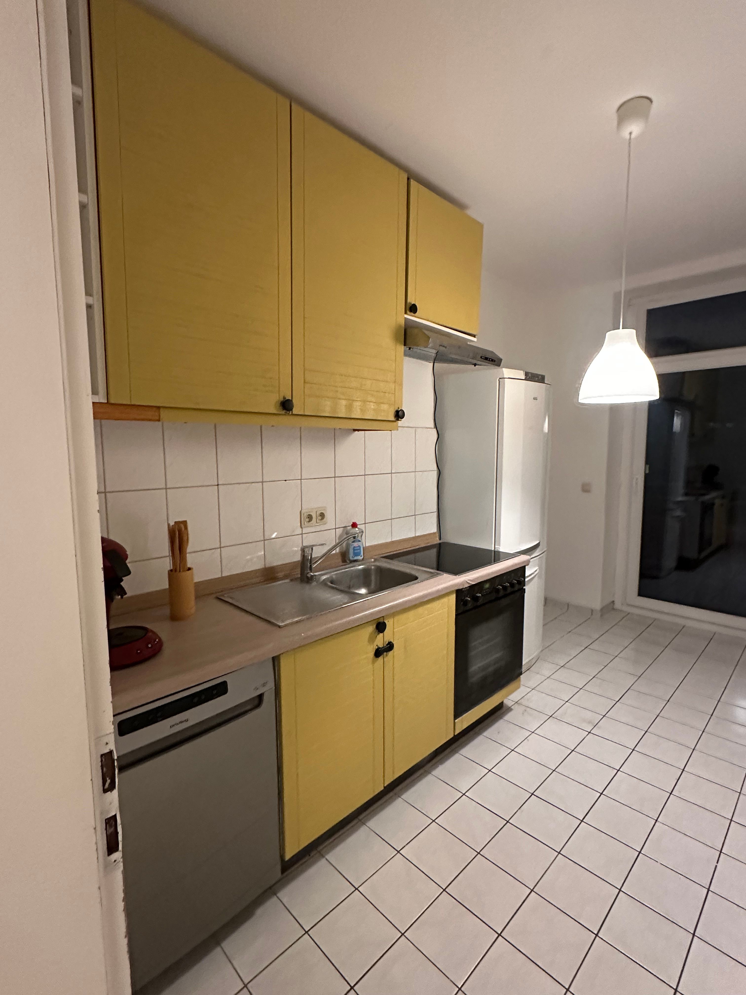 Family-Friendly 3-Room Apartment With Balcony - 1