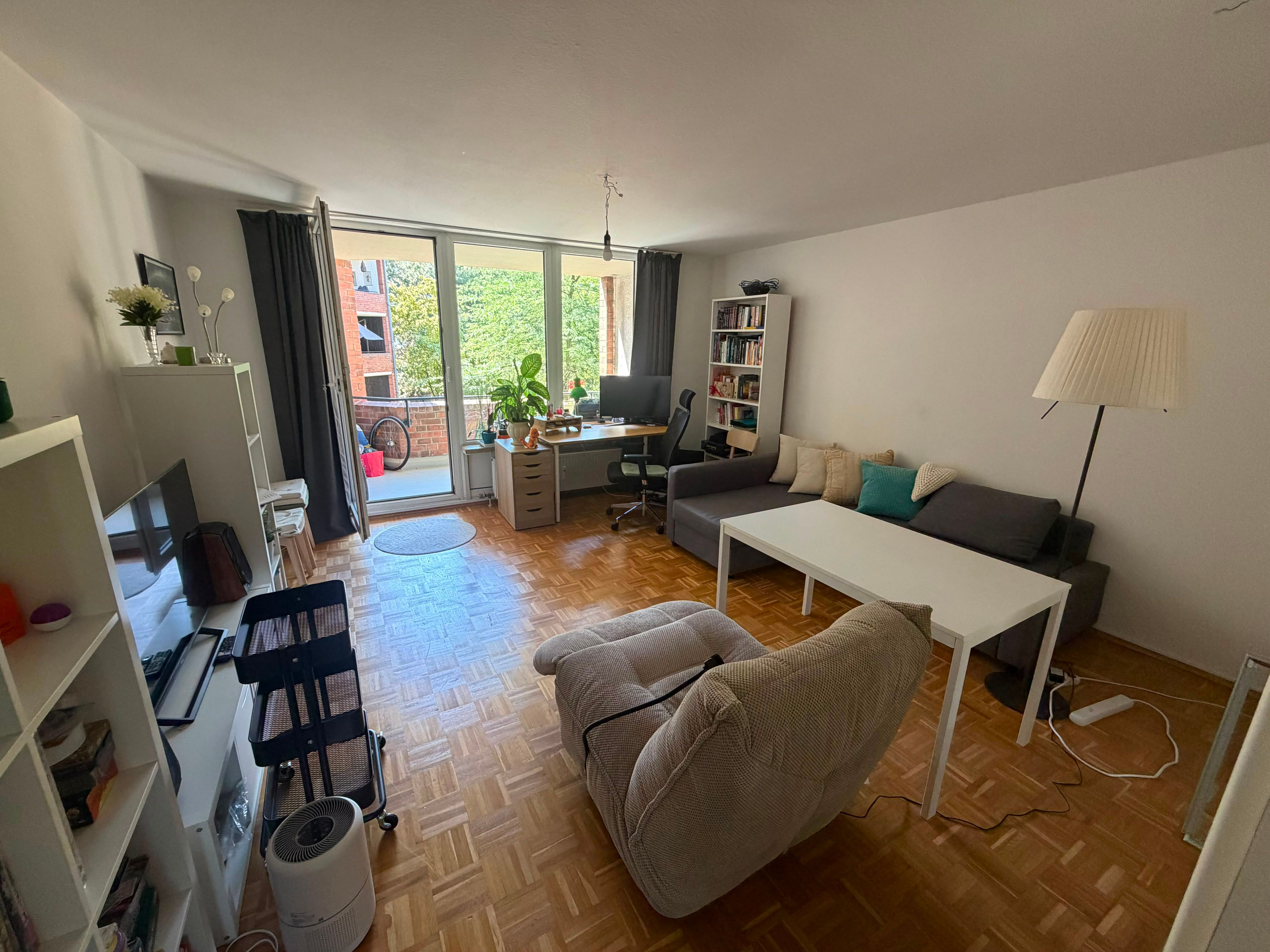 Beautiful Fully Furnished 3-Room Apartment With Large Balcony – Central Location – Temporary Rental - 13
