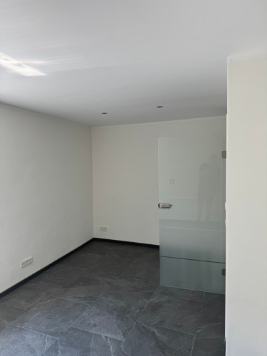 Luxury Smart Home for Temporary Stay (80m²) • Executive Standard across 3 Floors • XXL Wellness Bathroom • Balcony with Gas Grill • First Occupancy